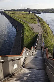 Friedrich Ebert Bridge Stampe: Haniel steps on the Friedrich Ebert Bridge