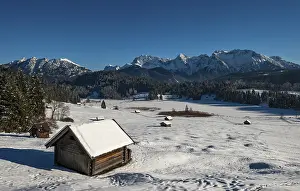 Upper Bavaria Winter Scene Stampe: Haystack in snow-covered landscape