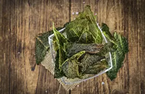 Healthy Savoy Chips Stampe: Some healthy Savoy Chips (selective focus)