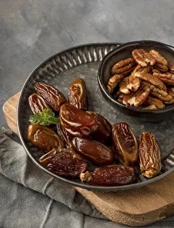 Healthy Eating Arrangement Stampe: High angle dates nuts arrangement