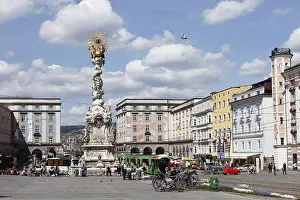 Stampe di La Colonna della Santissima Trinità in piazza principale, un monumento storico e architettonico di Linz, in Alta Austria Linz Stampe: Colonna della Santissima Trinità, piazza principale
