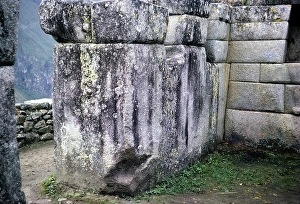 South American Ruins Stampe: Huge stone blocks used in Inca masonry