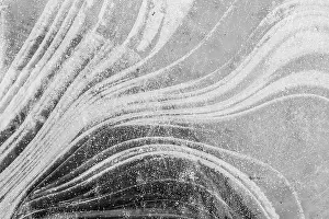 Undulating Wave Pattern Stampe: Ice structures on the water surface