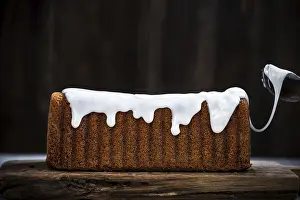 Christian Easter Celebration Stampe: Icing top of Easter traditional cake
