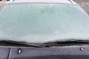 Poor Visibility Driving Stampe: Icy windscreen