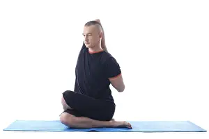 Yoga Exercise Stampe: Image of yoga instructor posing in studio