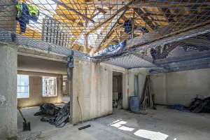 Deserted Building Stampe: Interior view of a building under construction