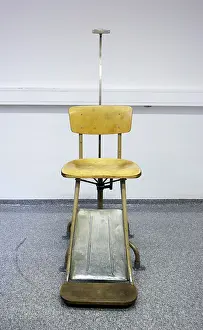 Deserted Prison Cell Stampe: Interrogation room