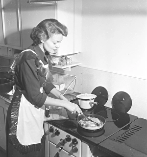 Scandinavian Home Decor Stampe: In the kitchen 1950s