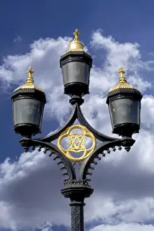 River Thames Photography Stampe: Lanterns on the Thames, cloudy sky