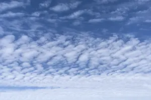 Nice Weather Germany Stampe: Large altocumulus clouds, Germany