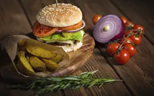 American Fast Food Style Stampe: Large appetizing burger with beef