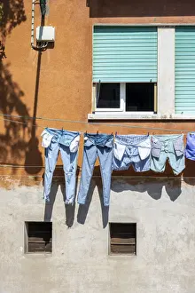 Venice Laundry Stampe: Laundry drying on a clothesline