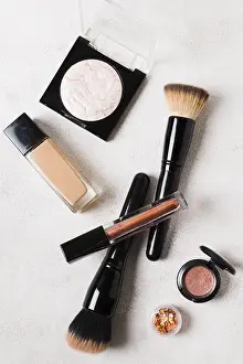 Makeup Tools Stampe: Lay out basic tools putting make up