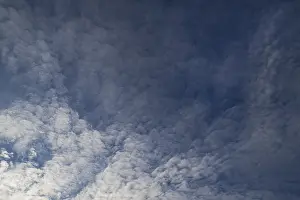 Full Frame Cloudy Sky Stampe: Layer of piled clouds, stratocumulus clouds