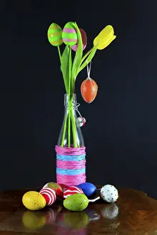Traditional Easter Decoration Stampe: Still life with Easter eggs and tulip