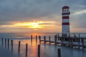 Austrian Countryside Landscape Shot Stampe: Lighthouse on the lake