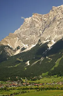 Zugspitze Mountain Stampe: The limestone wall of Mt