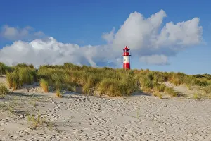 Deserted Dune Landscape Stampe: The Lister lighthouse at Ellenbogen