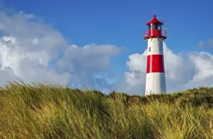Deserted Dune Landscape Stampe: The Lister lighthouse at Ellenbogen