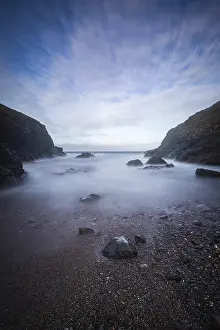 Deserted Rocky Coastline Stampe: lizard cove - Cornwall