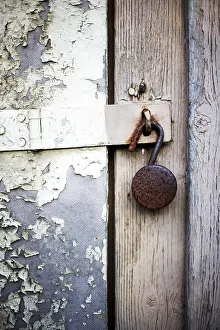 Close Up Door Detail Stampe: Lock on weathered door