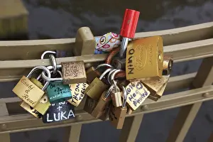 Czech Republic Landmark Stampe: Lover's lock on a railing