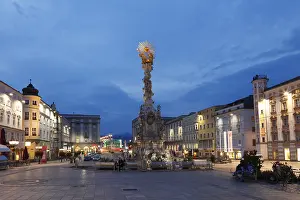 Stampe di Piazza principale con Colonna della Trinità, Linz, Alta Austria, Austria, Europa Scultura Stampe: Piazza principale con Colonna della Trinità.