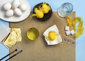 Handmade Easter Decorations Stampe: How to make a chick from eggs for Easter decor