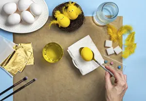 Easter Tradition Decorative Items Stampe: How to make a chick from eggs for Easter decor