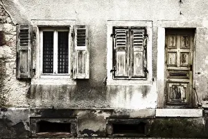 Rundown Residential Building Stampe: Marode
