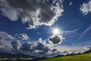 Overcast Sky Landscape Photo Stampe: Meadow with dramatic cloudy sky