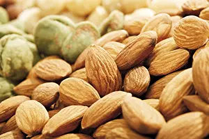 Mixed Nuts Stampe: Mixed nuts, full format, peanuts