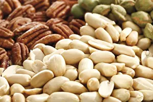 Studio Shot Still Life Stampe: Mixed nuts, full format, peanuts