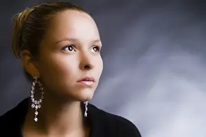 Female Model Studio Shot Stampe: Model looking forward