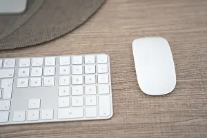 Modern Office Design Stampe: Modern workplace with desktop computer