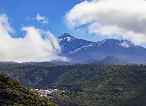 Mountainous Scenery Spain Stampe: Mountain hike to Risco Blanco, view to Mount Teide