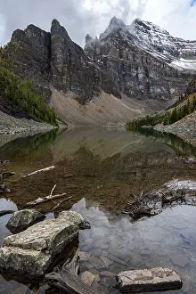 No People Mountain Range Stampe: Mountain Lake and Devils Thumb