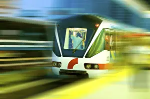 Local Public Transportation Stampe: Moving train