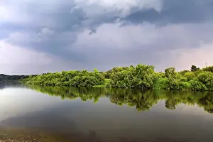 Overcast Sky Landscapes Stampe: Nature Landscape with Small River and Dramatic Clouds