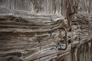 Deserted Entrance Stampe: An old door exposed to the elements
