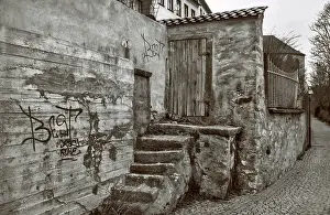Arte Di Strada Graffiti Stampe: La vecchia scala sulla strada.