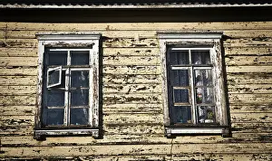 Deserted House Exterior Stampe: Old wall with windows