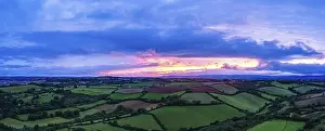 British Countryside Drone Shot Stampe: Panorama of Sunset over Fields from a drone