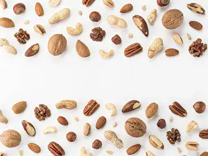 Studio Shot Of Nuts Stampe: Pattern of nuts mix with copy space