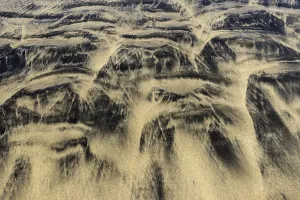 Deserted Sandy Coast Stampe: Patterns, structures in the sand on the sandy beach