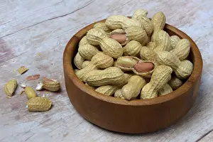 Studio Shot Nature Photography Stampe: Peanuts in shell, Germany