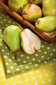 Fruit Still Life Images Stampe: Pears in a basket on a table