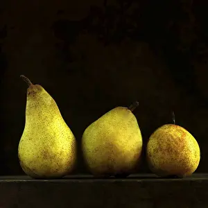 Deserted Fruit Still Life Stampe: Three pears on black background