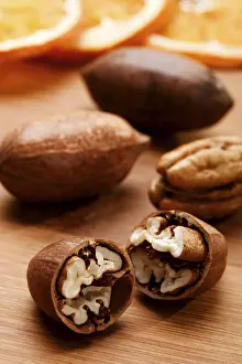 Studio Background Still Lifes Stampe: Pecan nuts